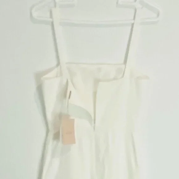 Stasia Alexis Design Sleeveless White Dress for Glamorous Occasions - Picture 14 of 17